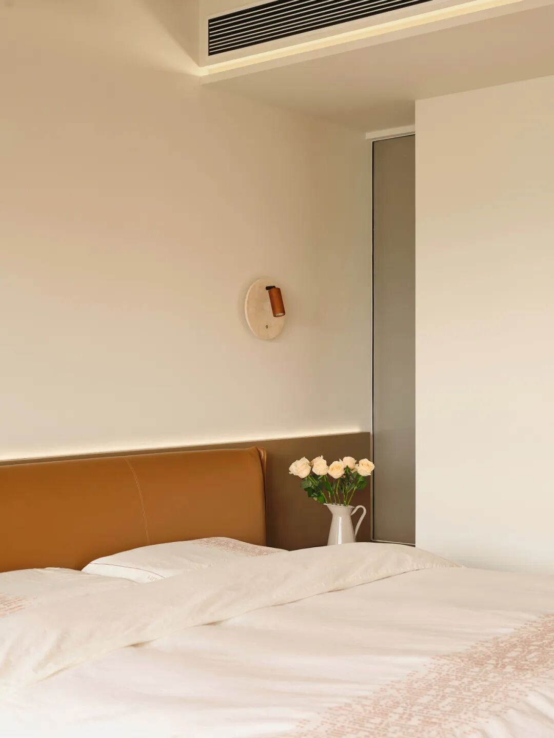 弥舍｜260m²中古叠墅，壁炉煨暖岁月，实木雕刻生活-87