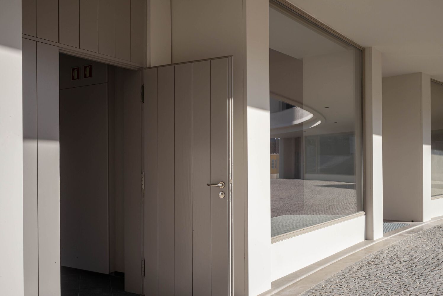 托雷斯韦德拉斯狂欢节艺术中心丨葡萄牙丨José Neves-30