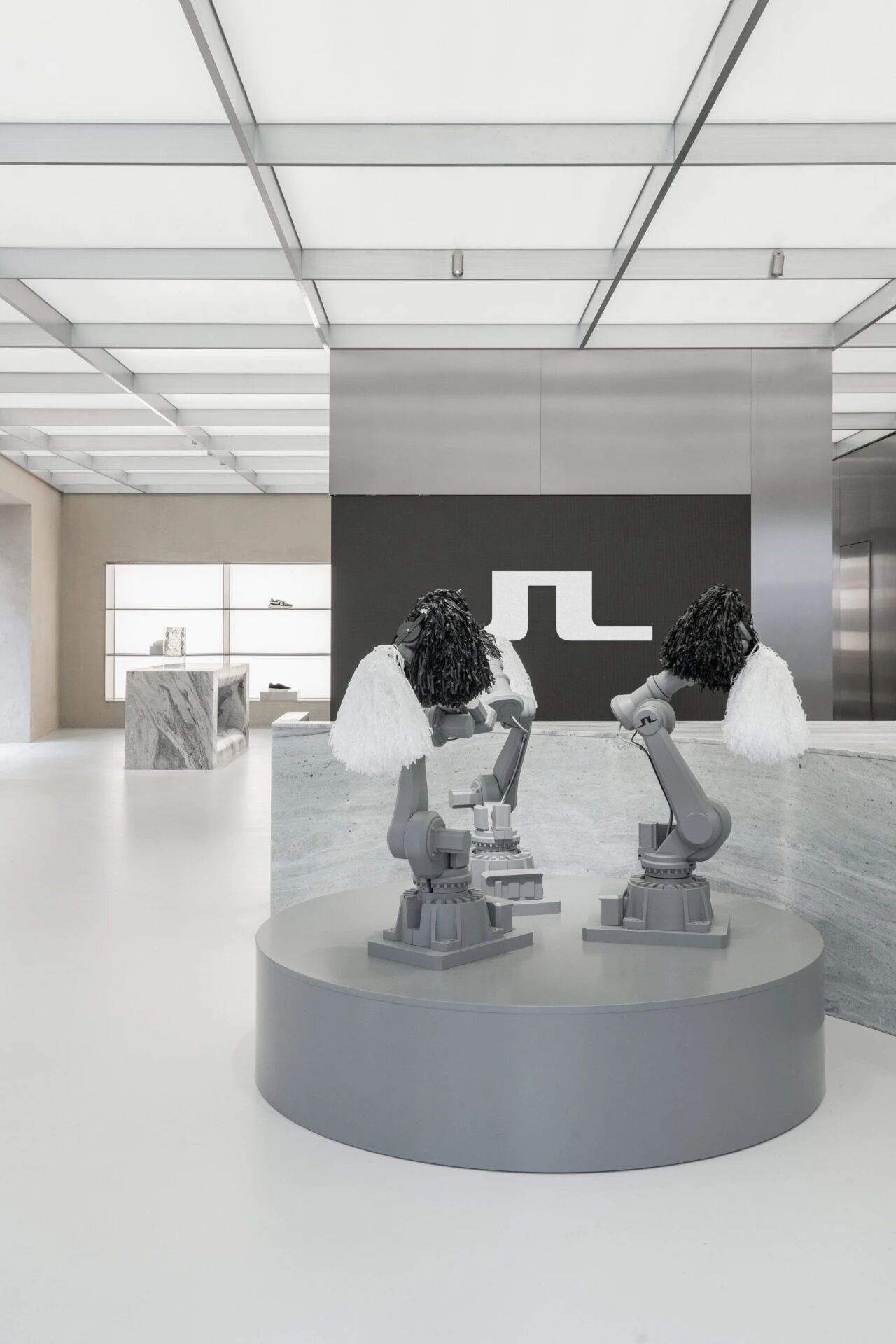 J· Lindeberg先锋美学概念店设计-3