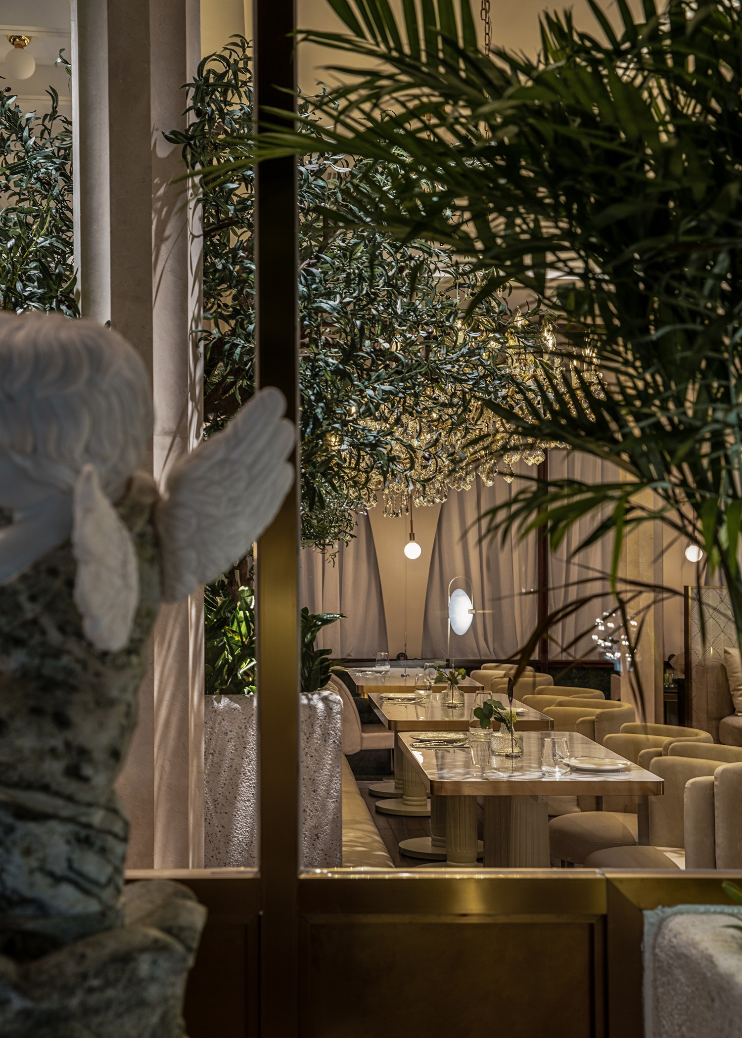 森榄•漂浮露台西餐厅丨中国重庆丨重庆顺意装饰公司-16