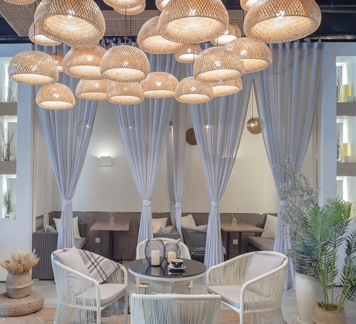 旅行爱好者的咖啡馆 | 东西方风格融合的优雅空间-28