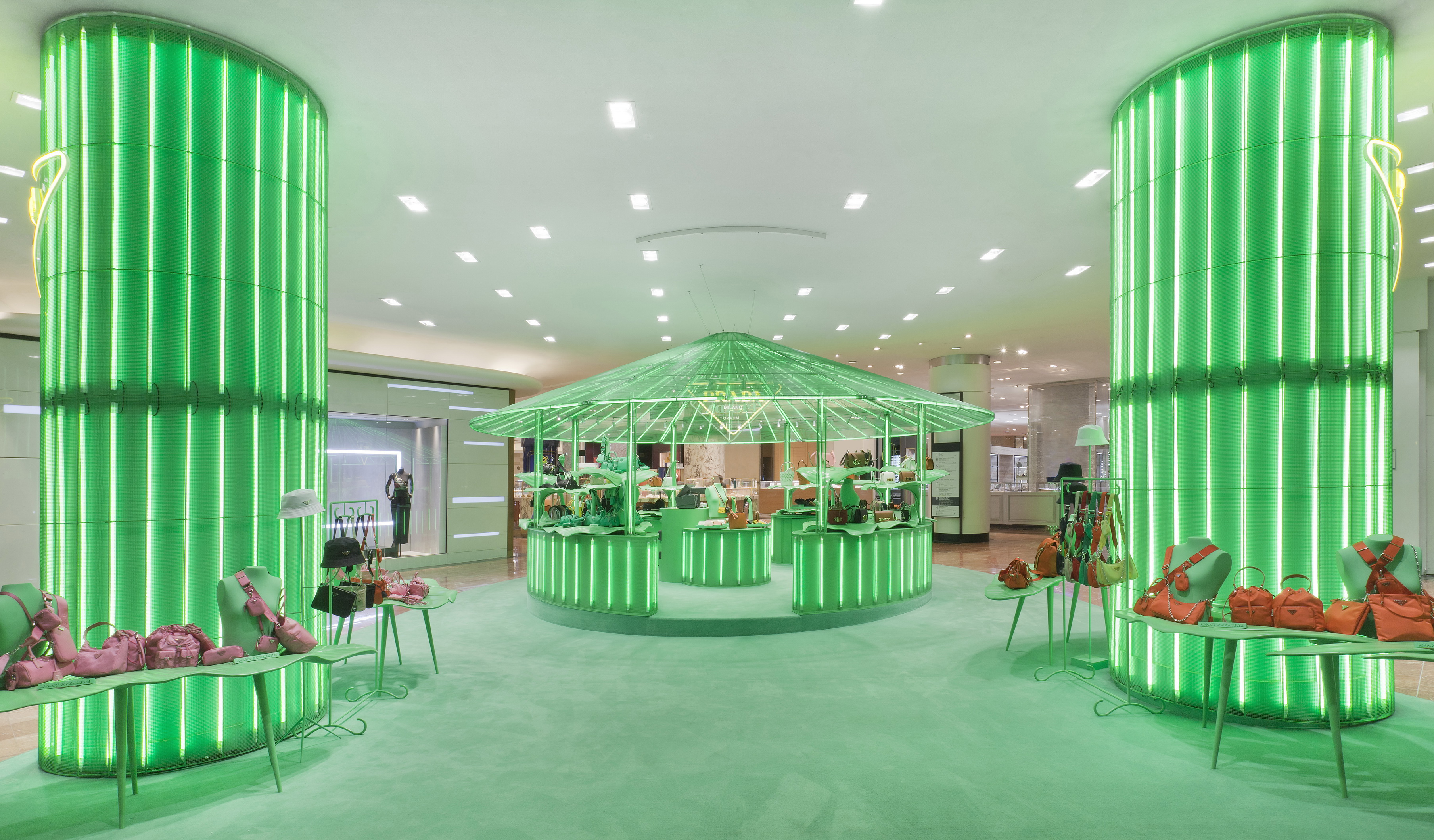 巴黎春天百货 Prada "Hyper Leaves" 特别项目-15