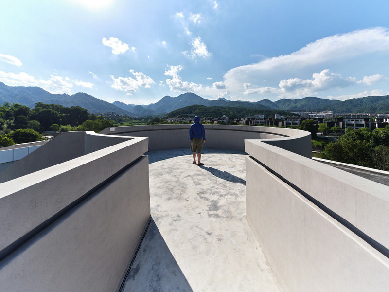 桂湖美术馆 | 融入自然的艺术空间-13