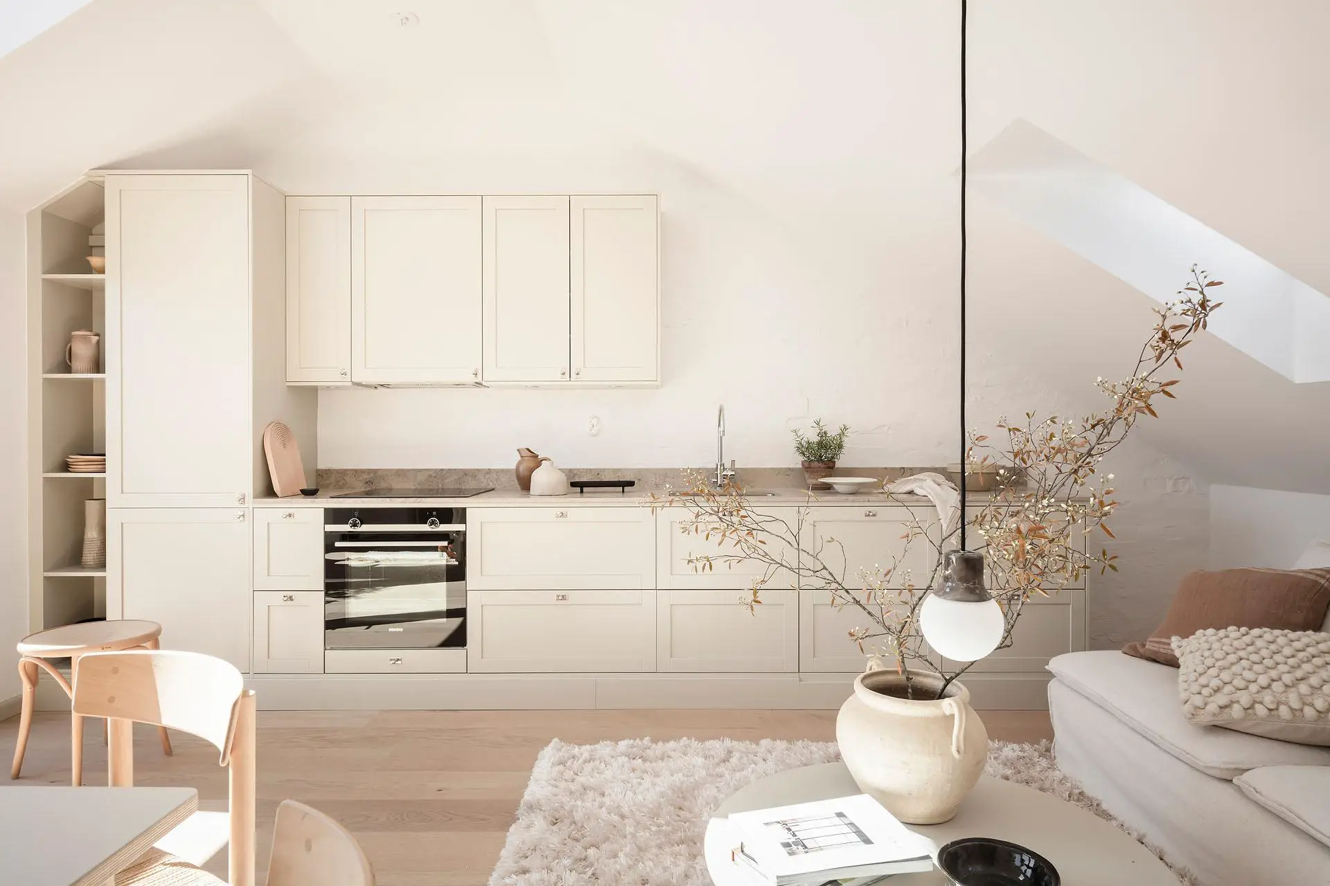 瑞典 35 年建筑 42m2 精致阁楼公寓-4