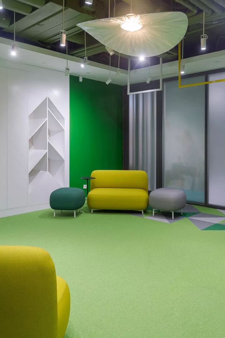 科幻未来主义元素融入的 Thales 泰雷兹办公室设计-33