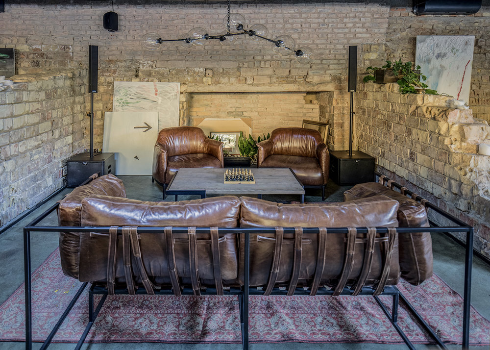 基辅“宿醉”酒吧 | 废墟中的自由空间-9