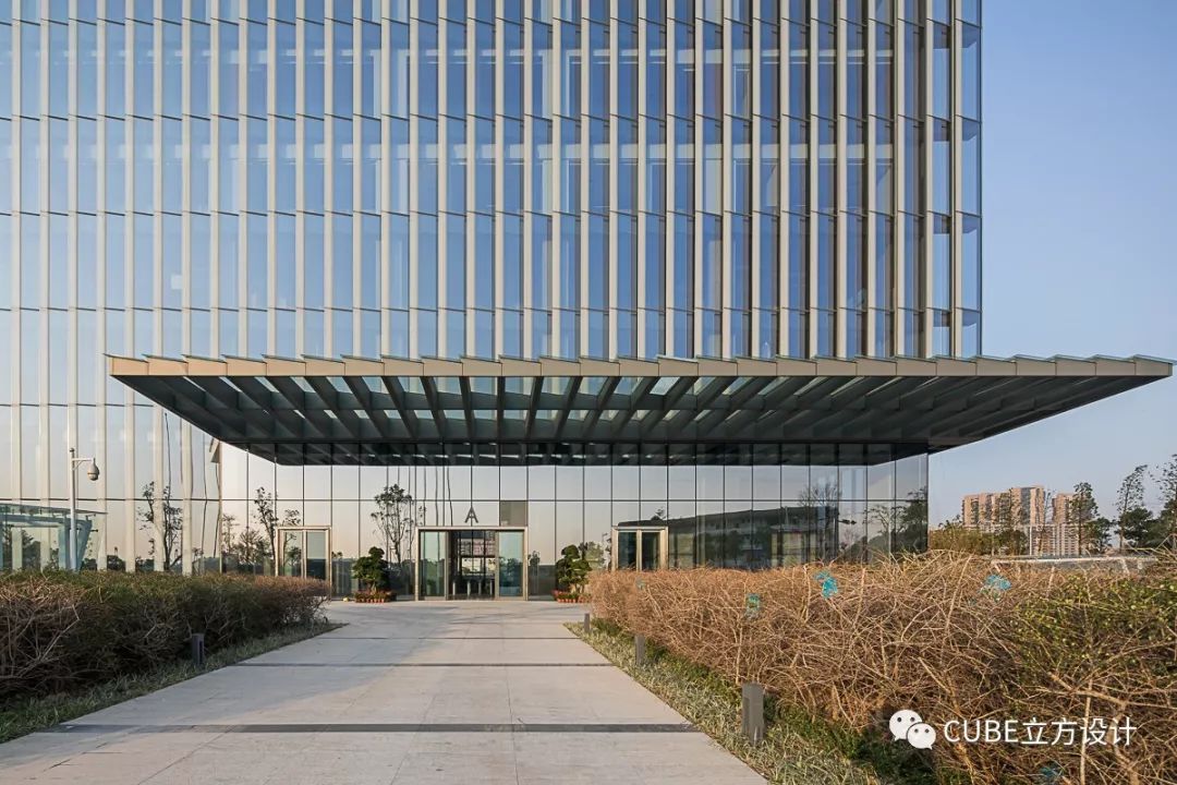 南开大厦 | 城市垂直森林,现代简约生态办公空间-22