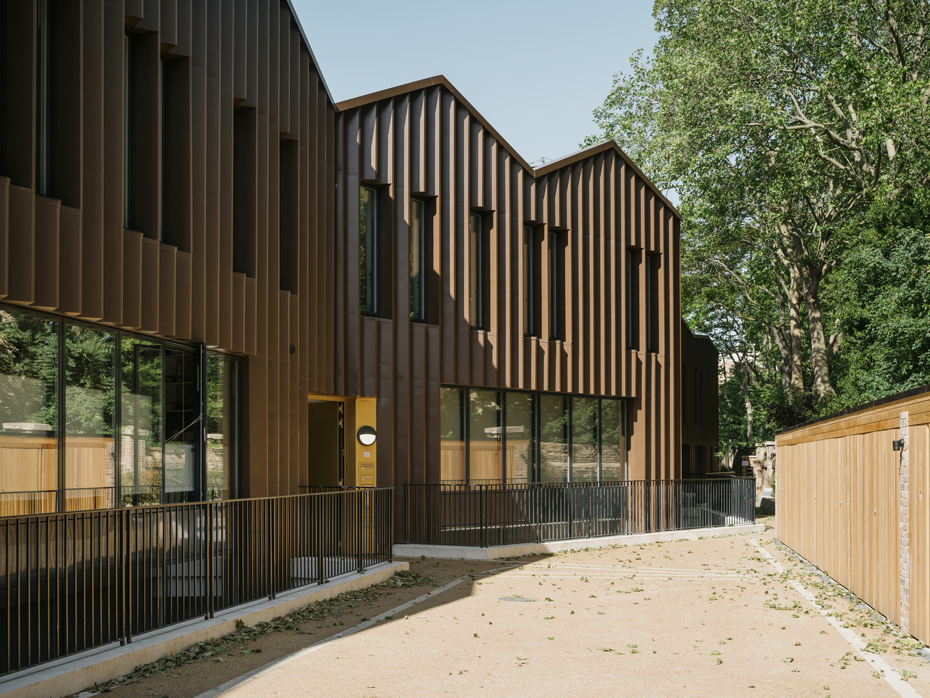 隐秘花园中的旧乳品厂改造-18