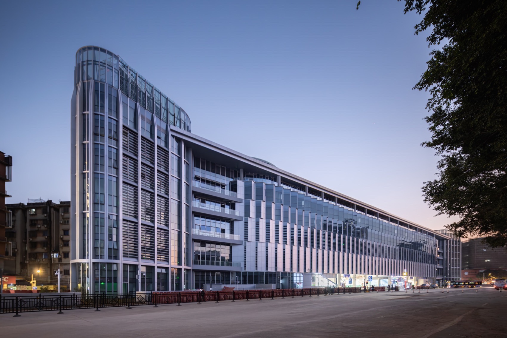 广州中山八路交通换乘枢纽综合开发项目丨中国广州丨华南理工大学建筑设计研究院有限公司孙一民工作室-5