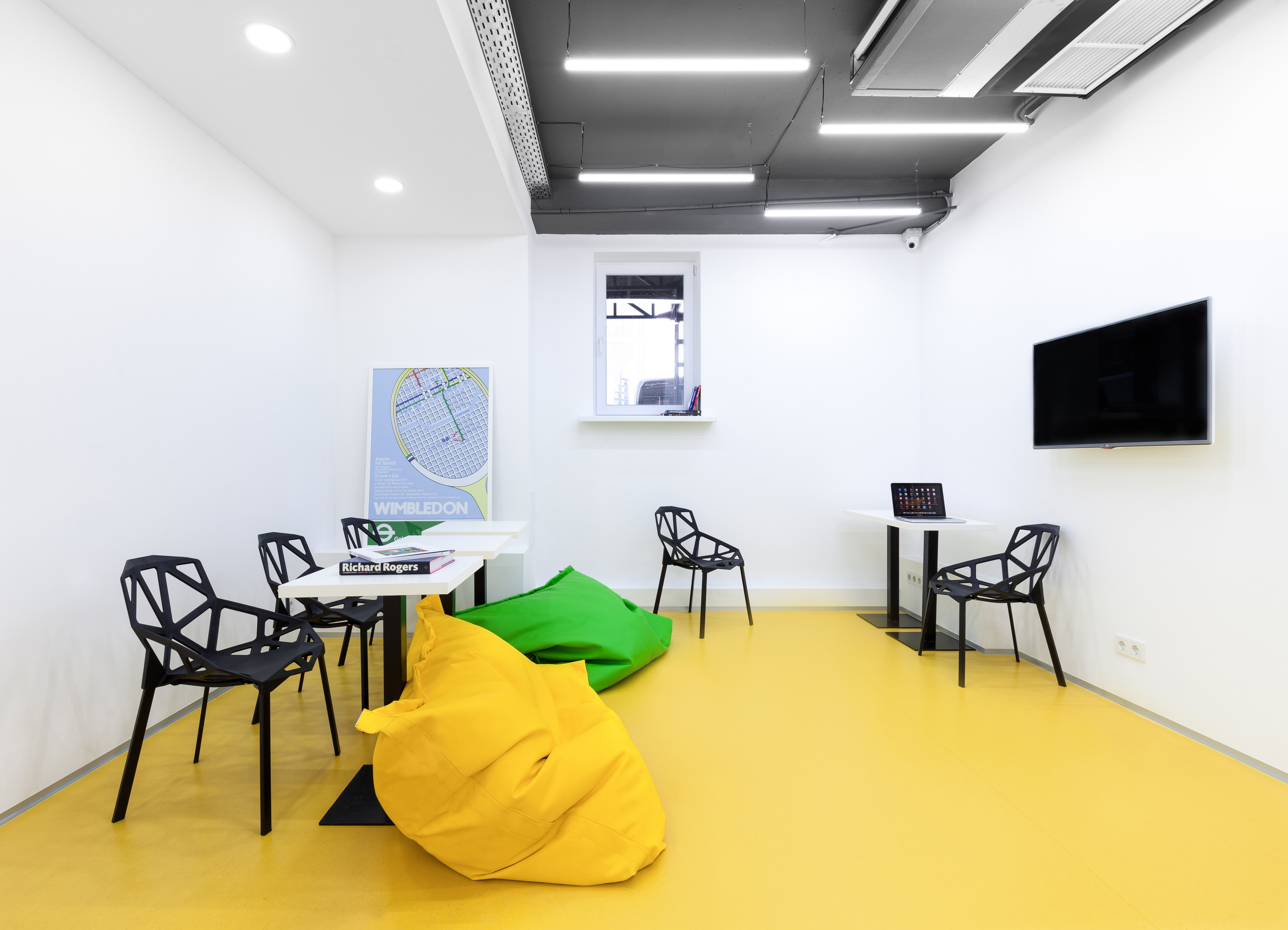 UNDERHUB 办公室-10