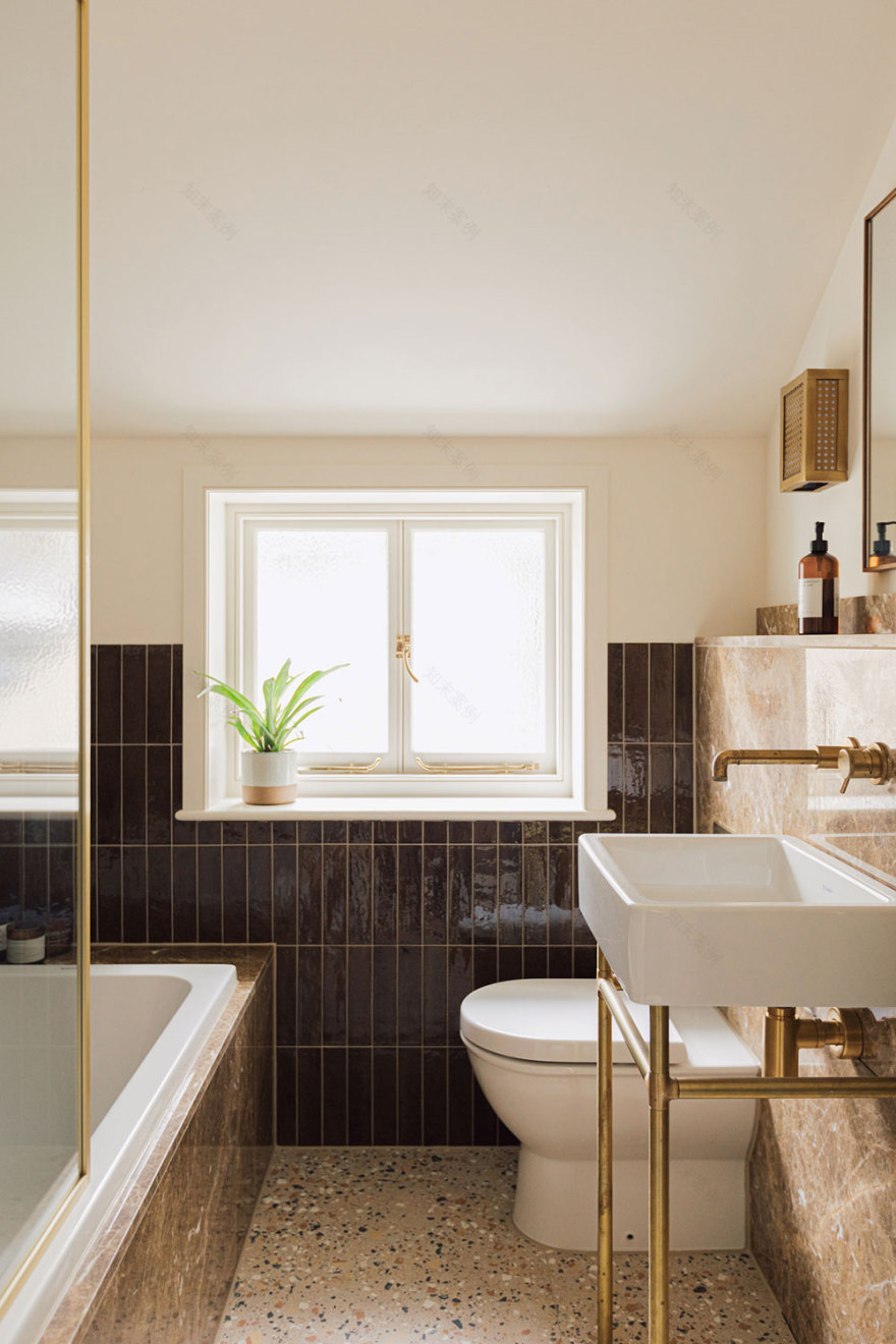 伦敦南部历史镇 house 炫彩内饰设计-24