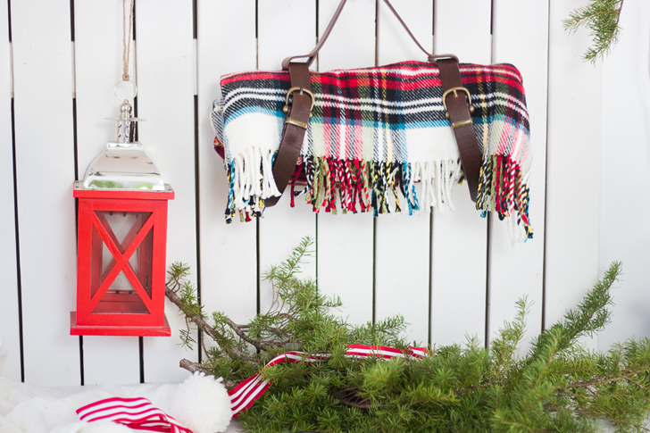 雪白圣诞 | 红色点缀的温馨家居设计-12