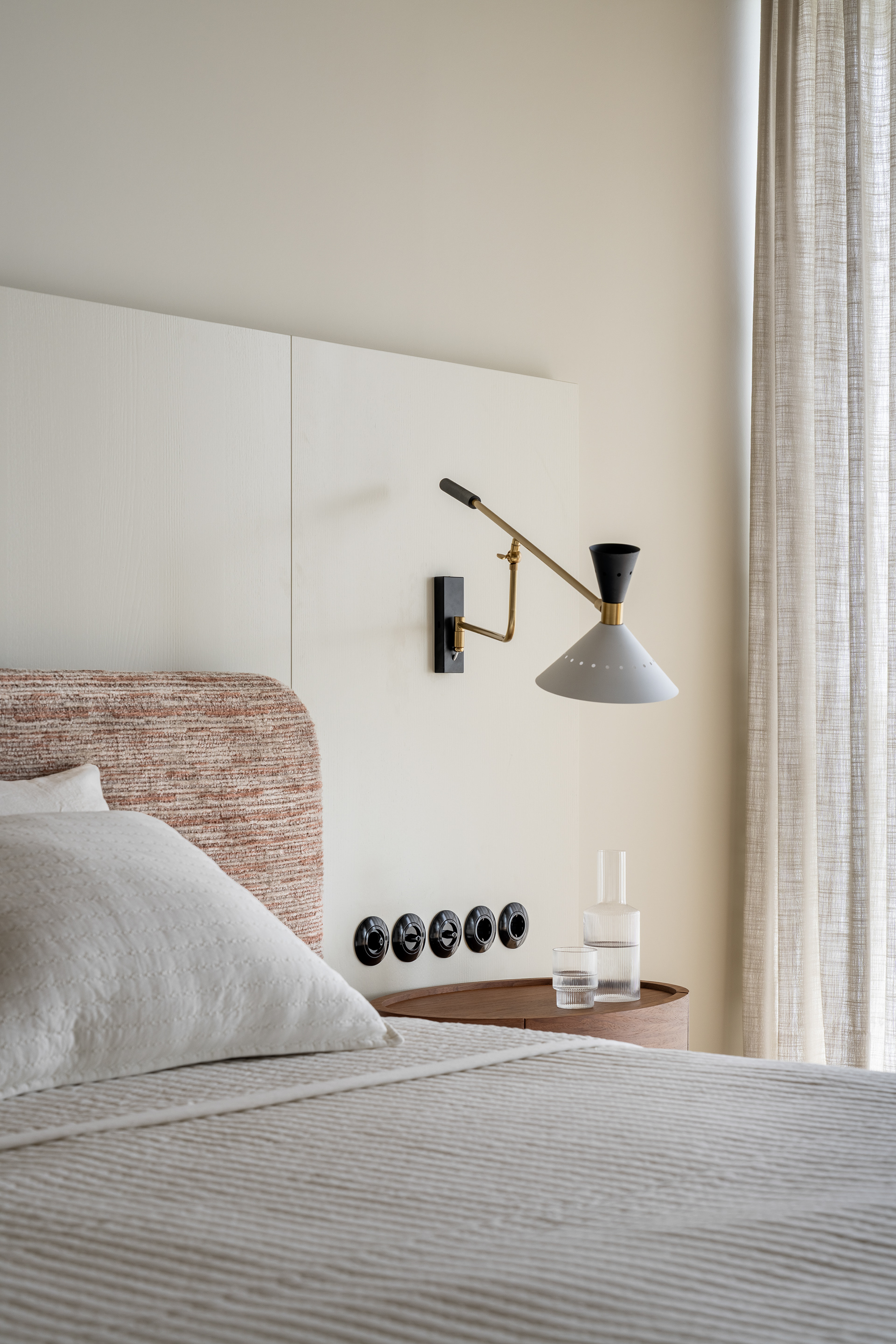 VSLKVSKA | A two-story apartment design-92