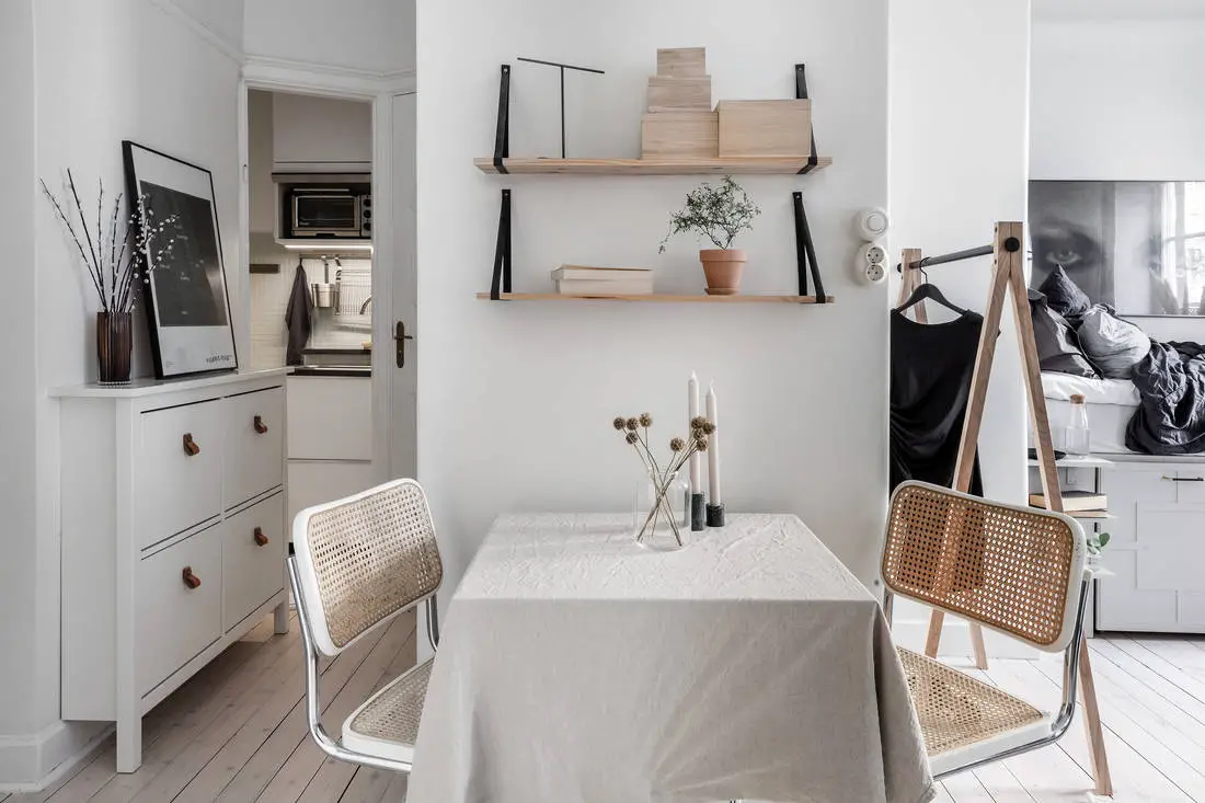 瑞典 31m²studio 的超高床设计-8