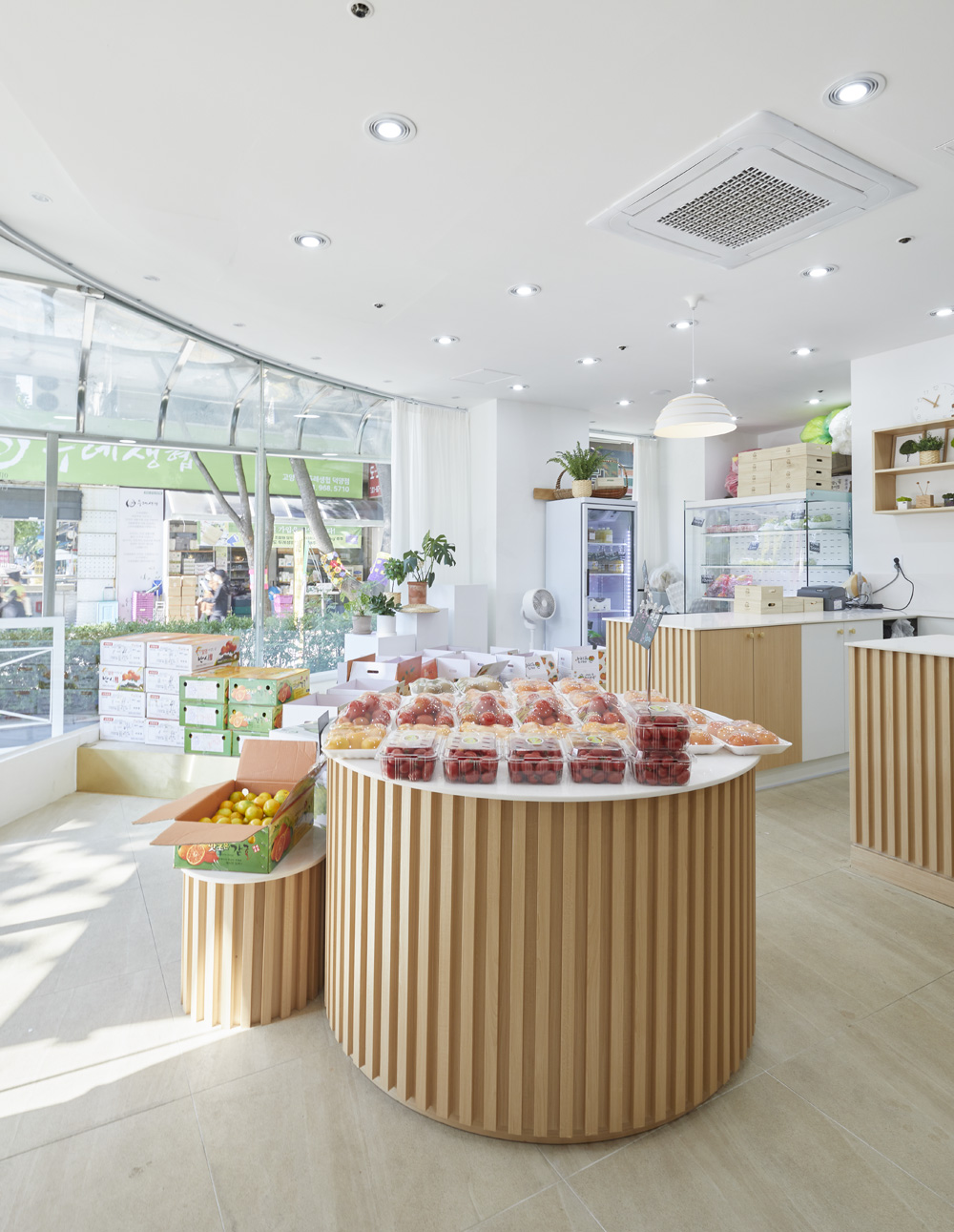 16 坪清爽果品店，展现简约设计魅力-10