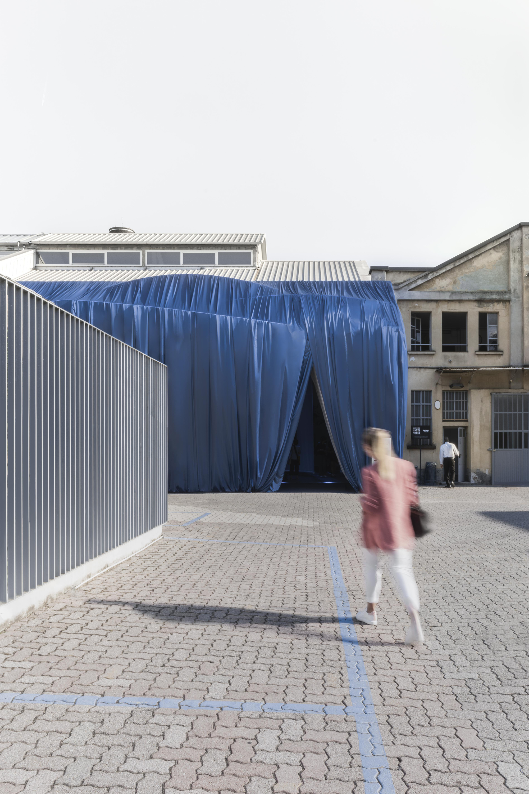 丝绸法乌装置丨意大利米兰丨Outline Collective-7