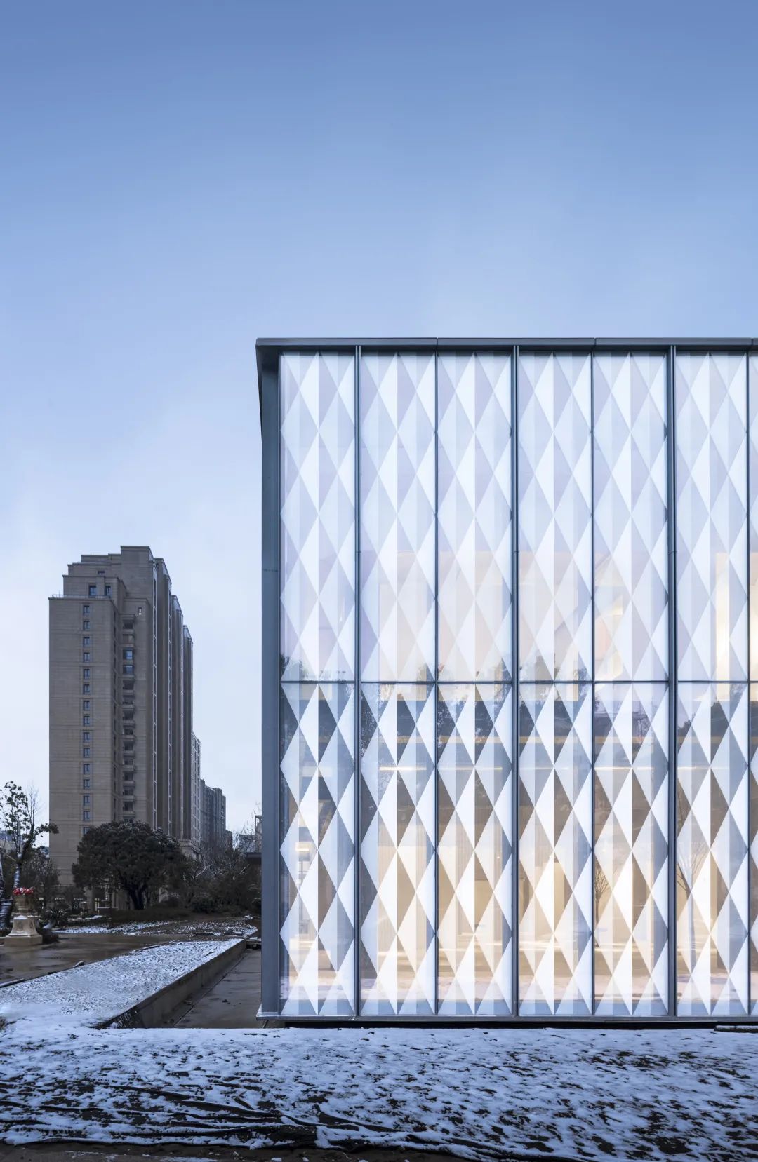 金基尚书里展示厅 | 虚幻灯笼般的玻璃建筑-32