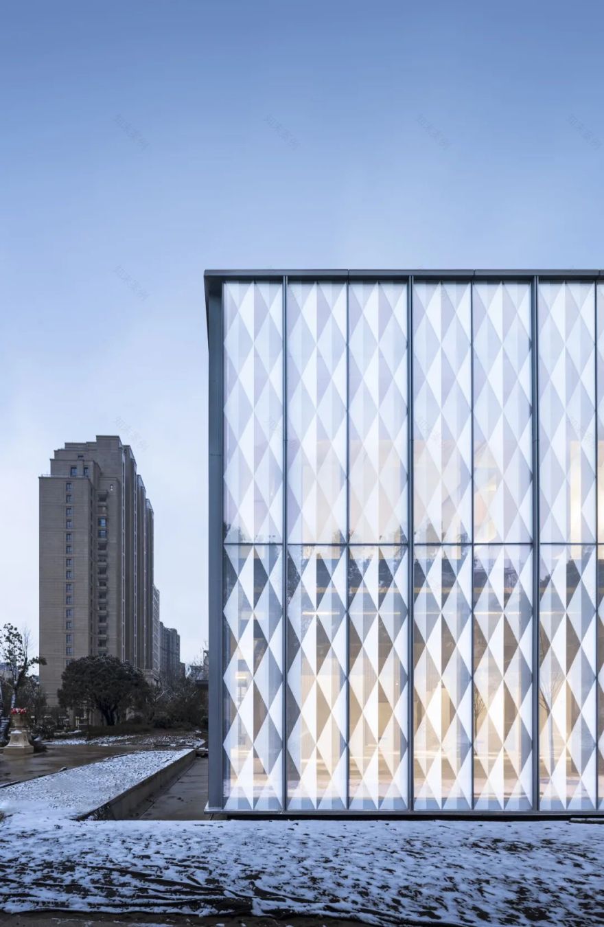 金基尚书里展示厅 | 虚幻灯笼般的玻璃建筑-32