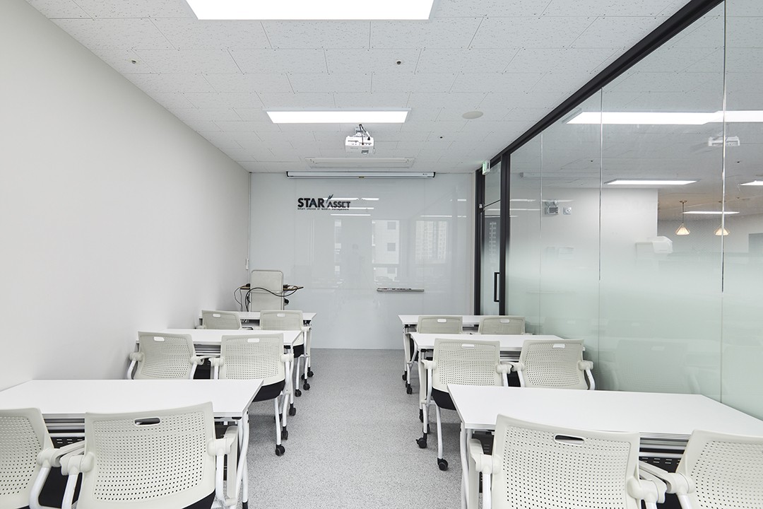 简约白调办公空间 展现极致美感-12