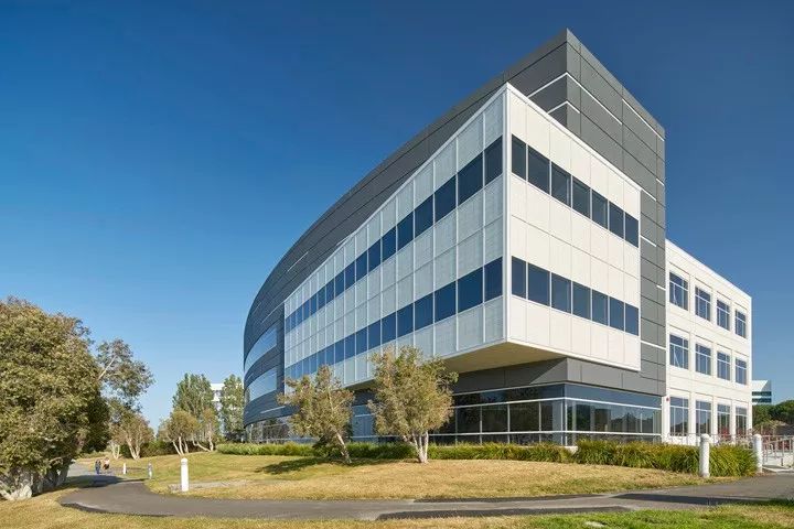 加州布里斯班滨海大道办公大楼室内外改造-30