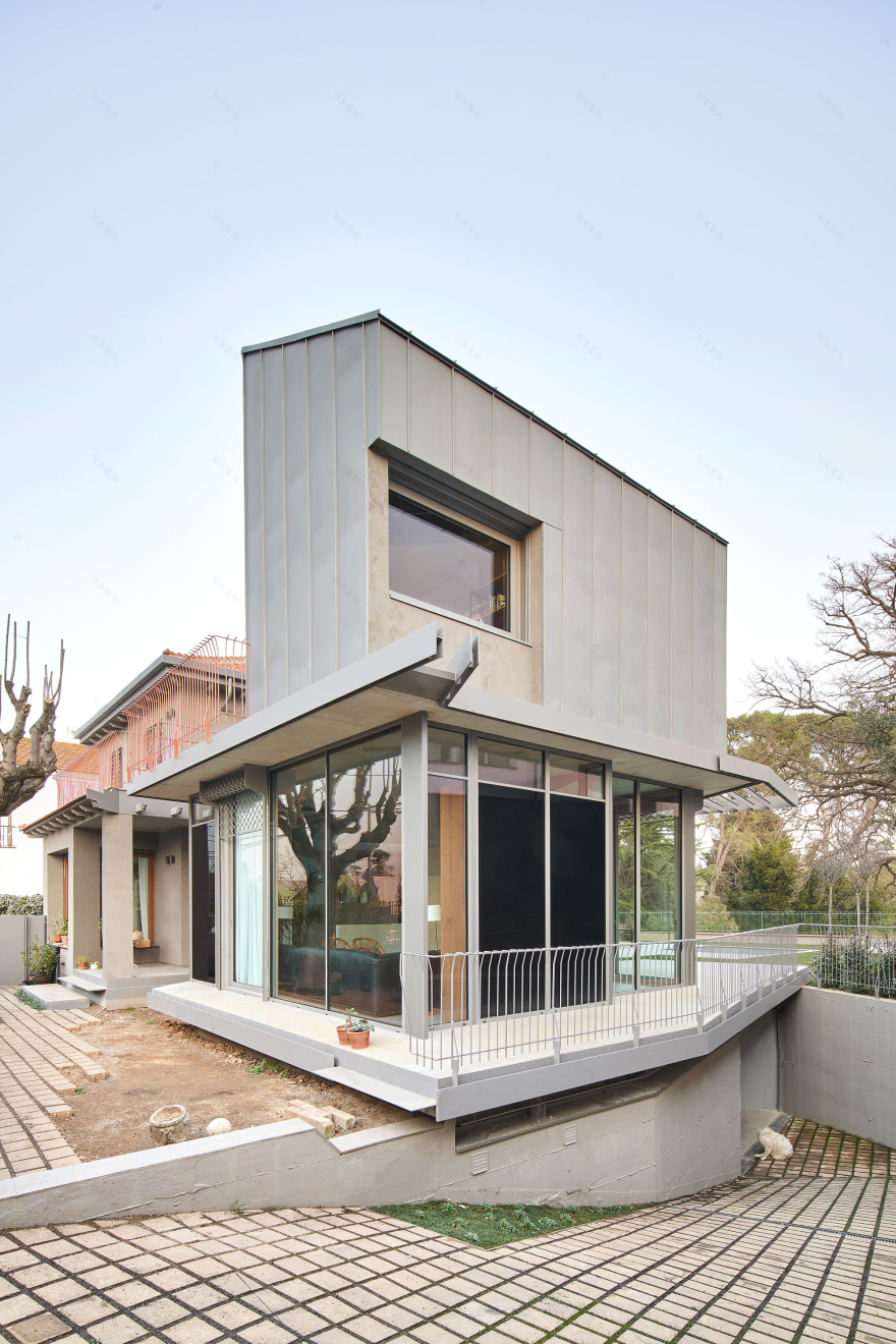 树间与房屋间的房屋丨BAILORULL-11