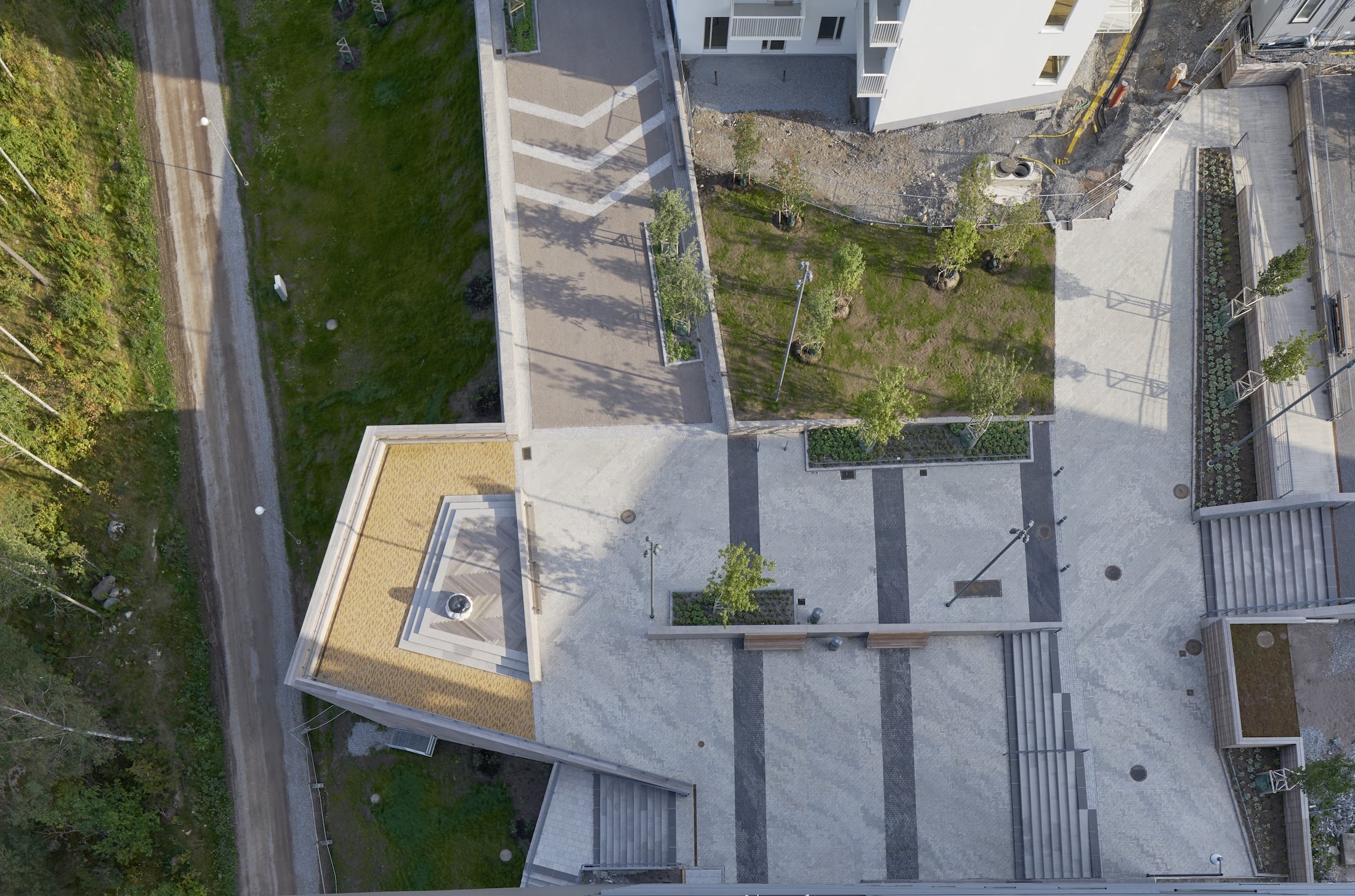 云客比的倾斜步道与全景露台-6