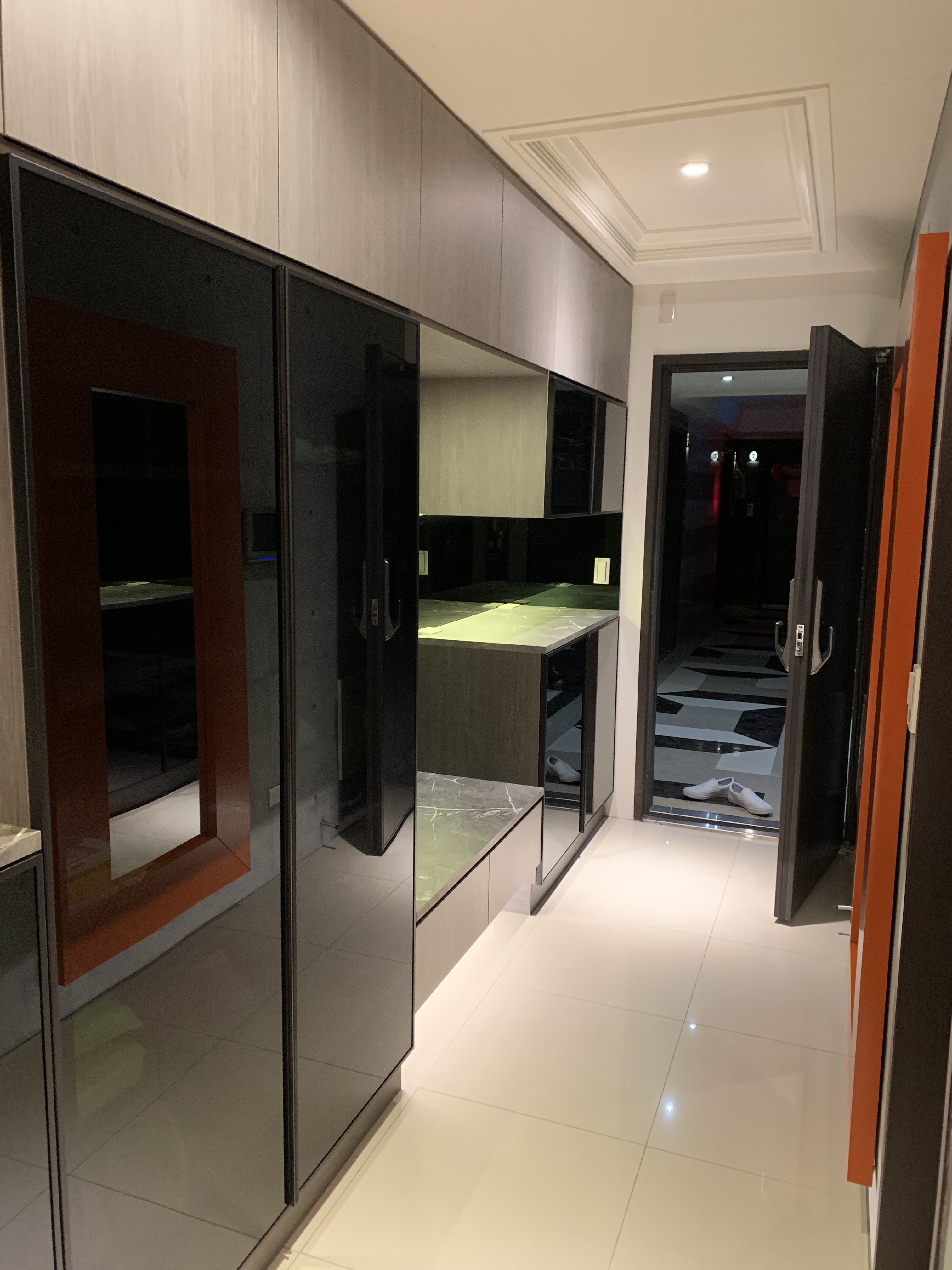 汐止黃宅_玄關櫃設計-2