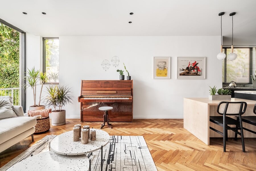 100 מר בתל אביב: המעצב של החבר שלי, מעצב שלי. - WALLS : WALLS-14