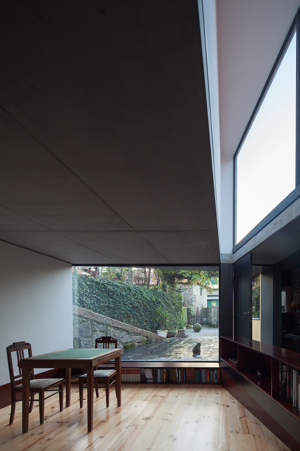 餐厅与壁炉组合空间设计丨Nuno Melo Sousa工作室-9