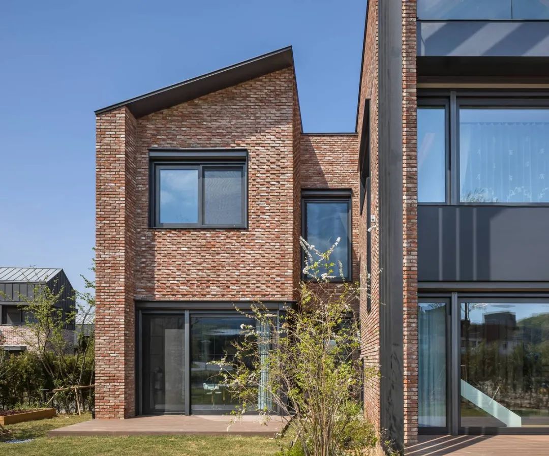 韩国乡镇红砖度假屋 | 尊重自然,和谐共处的珍贵谈话-21