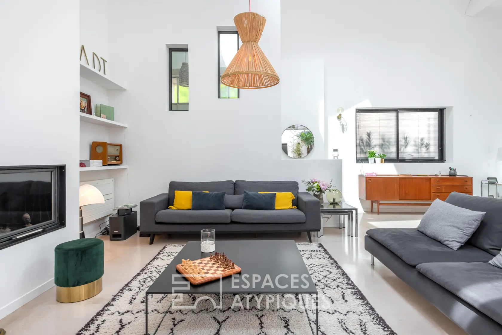 "马赛尔旧木工坊改造的明亮设计 Loft"-2