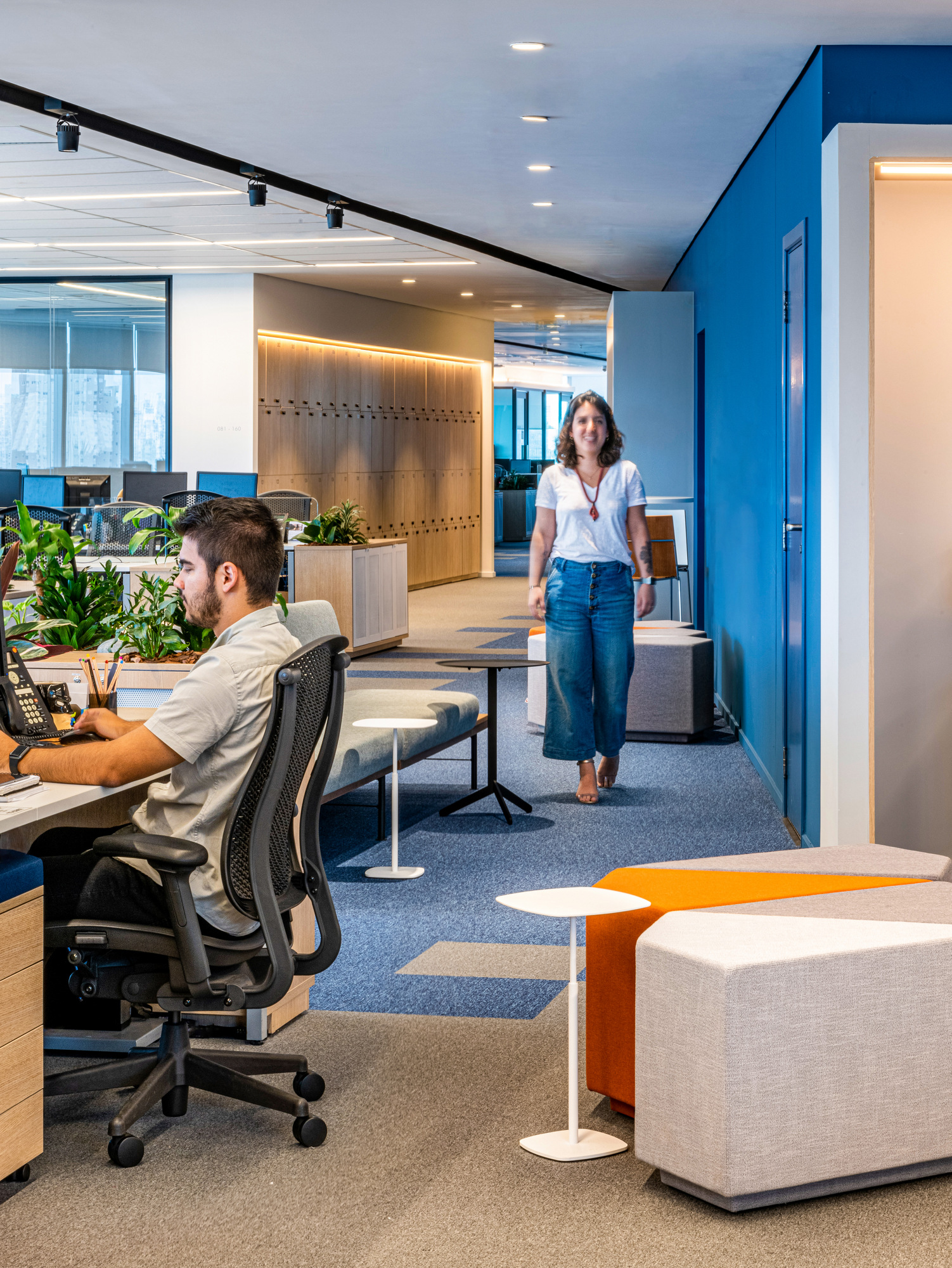 圣保罗机密国际保险公司办公室设计-17