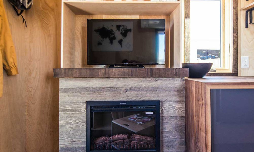 A Home on Wheels with Every Possible Comfort-16