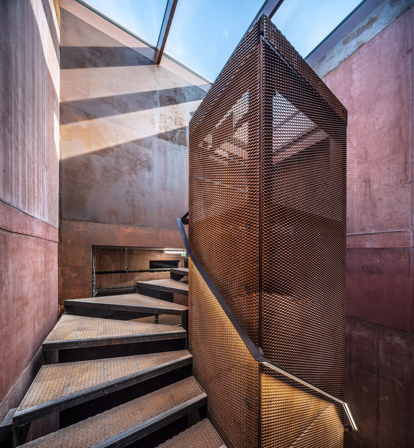 新舊共榮的城市典範：捷克舊磨坊改造，融合藝廊、教育中心、市民共享的文化場域 | FAM-67