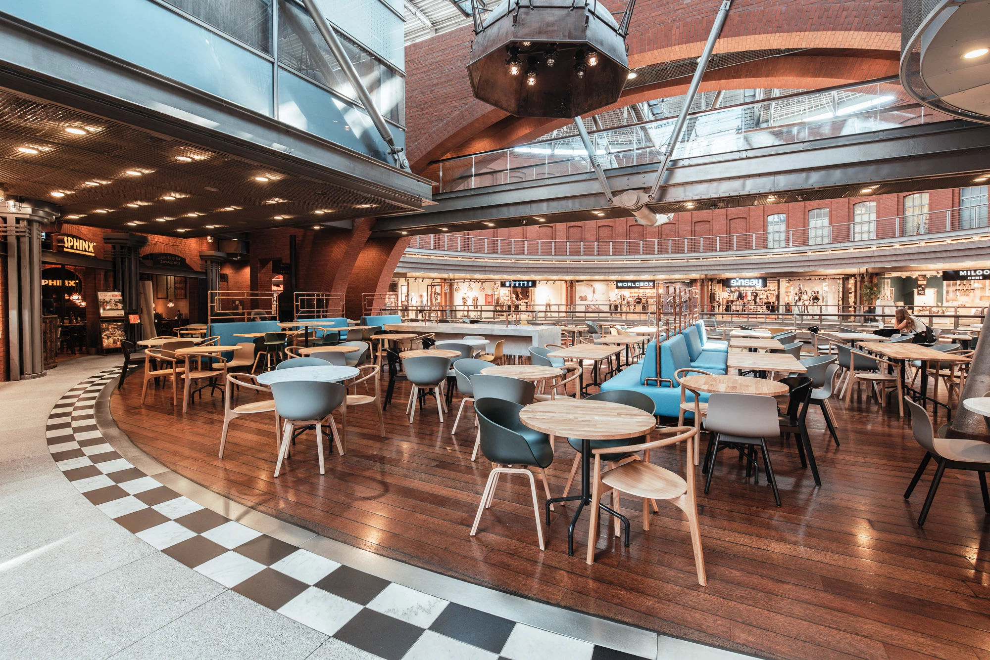 波兰 Stary Browar 购物中心现代厨房风格美食广场-28