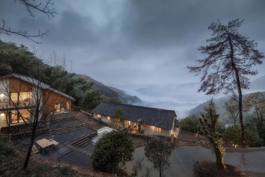 民宿设计,不论是重建或扩建、运用设计的加法或减法、还是采用在地材料,不仅能使荒废破旧的乡下老宅焕然一新,也能重塑一方水土。-59