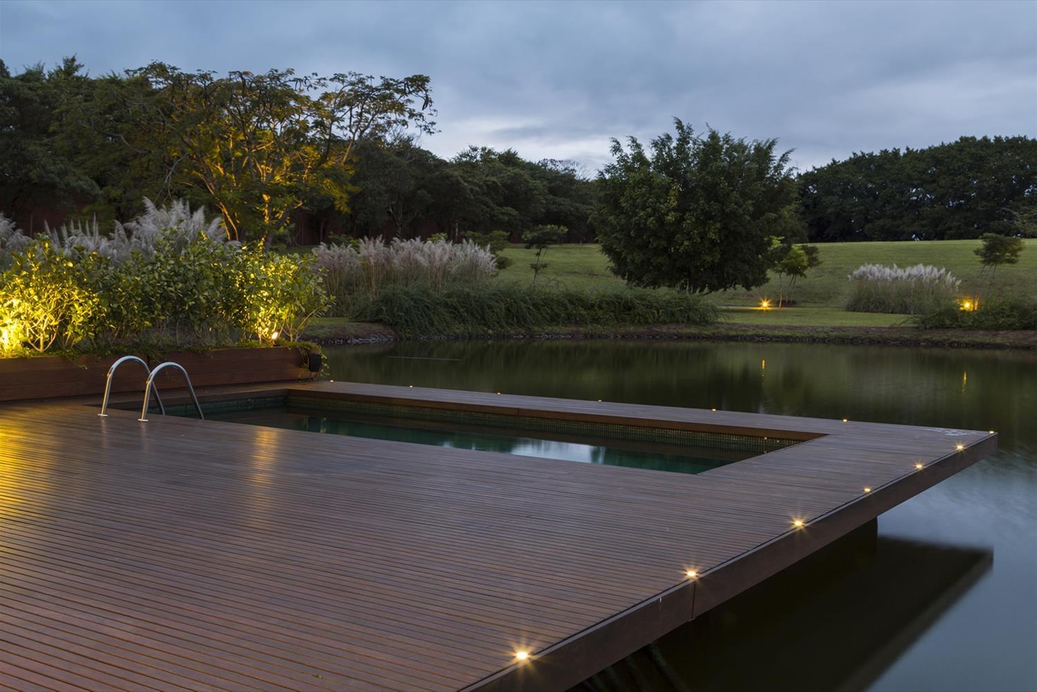 巴西 LORE 建筑事务所的绿色环保周末住宅设计-8