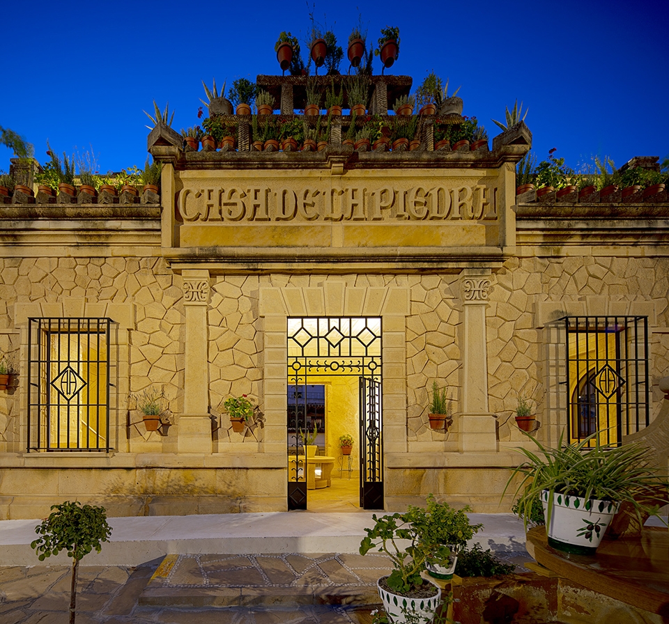 西班牙 Piedra 大楼翻新 | 纯手工石砌艺术的现代诠释-7