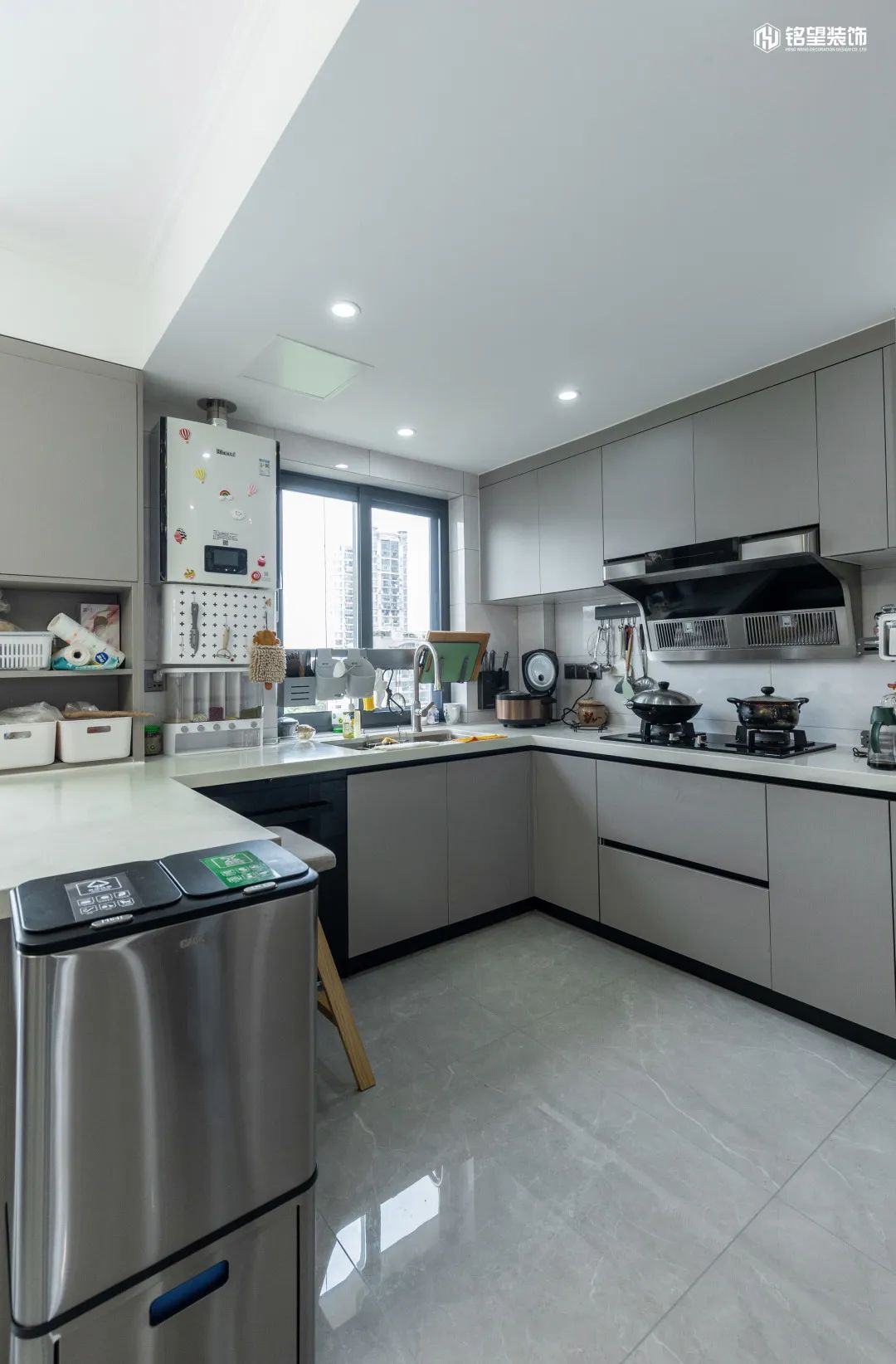 明发滨江新城 · 现代简约的无边界空间丨铭望装饰-25