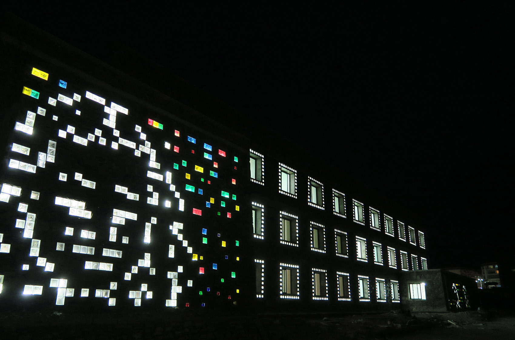 小学行政楼与食堂 ，四川 / 活泼泼地-95