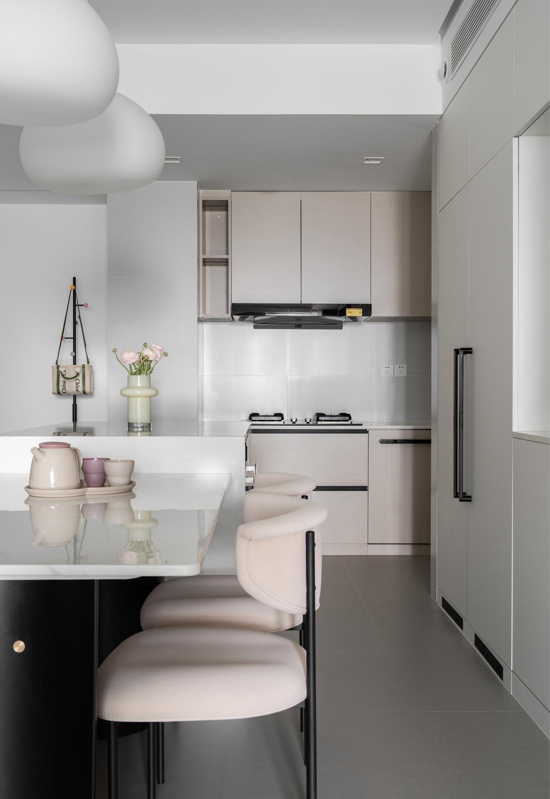 单身女孩的灰粉调快乐星球-18