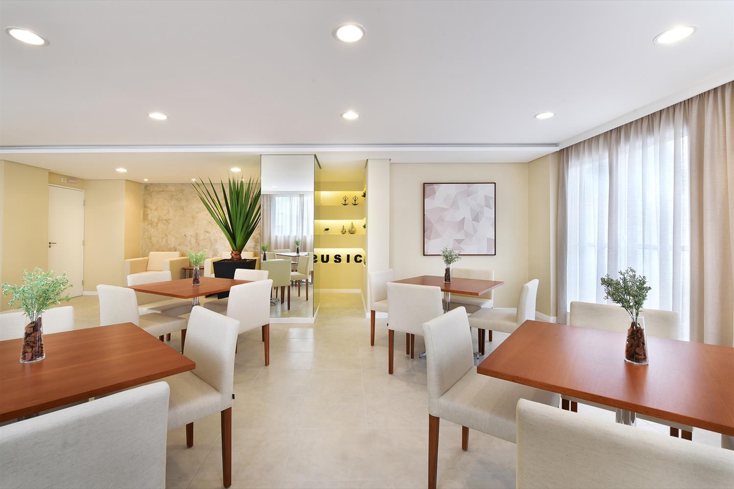 巴西住宅设计，绿色涂料墙凸显儿童趣味空间-3