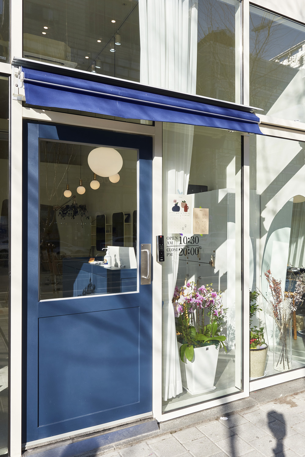 明亮舒适的 17 平米美容室，极简设计的典范-17