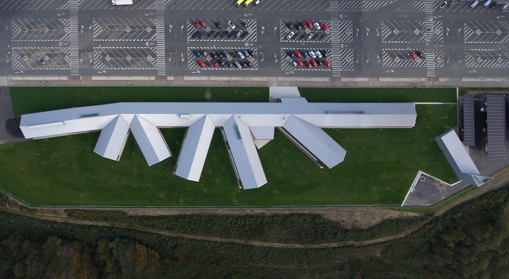 西班牙Norvento 办公楼 / Francisco Mangado-3