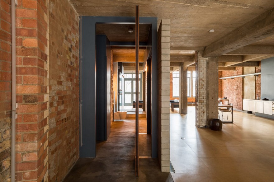 London Industrial Warehouse Converted Into Versatile Living Space-23