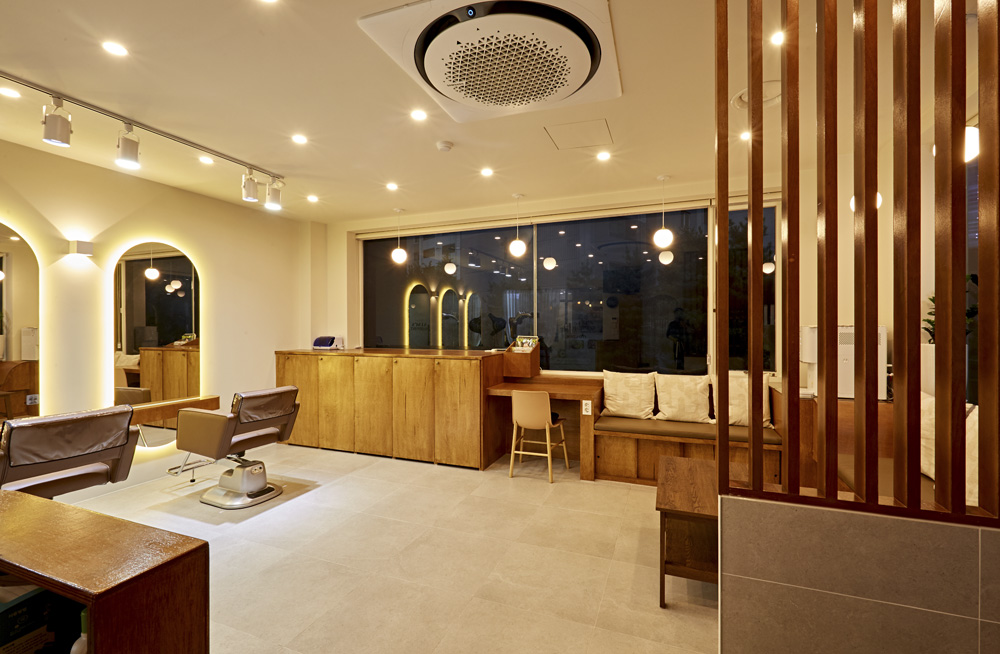 照明点缀的 10 坪个性美妆空间-11