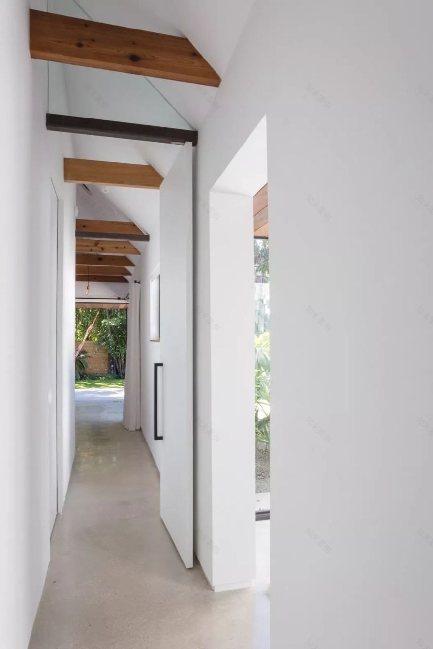 极简主义平房,单色风格脱颖而出-20