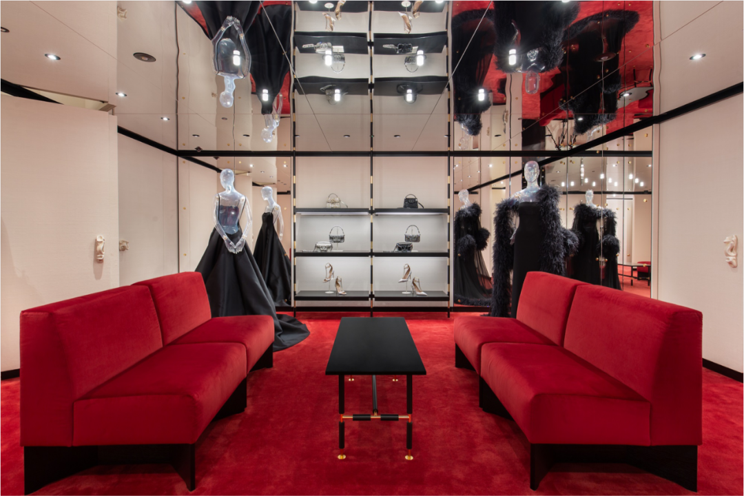 Valentino 伦敦旗舰店设计丨英国伦敦丨华伦天奴内部设计团队-11