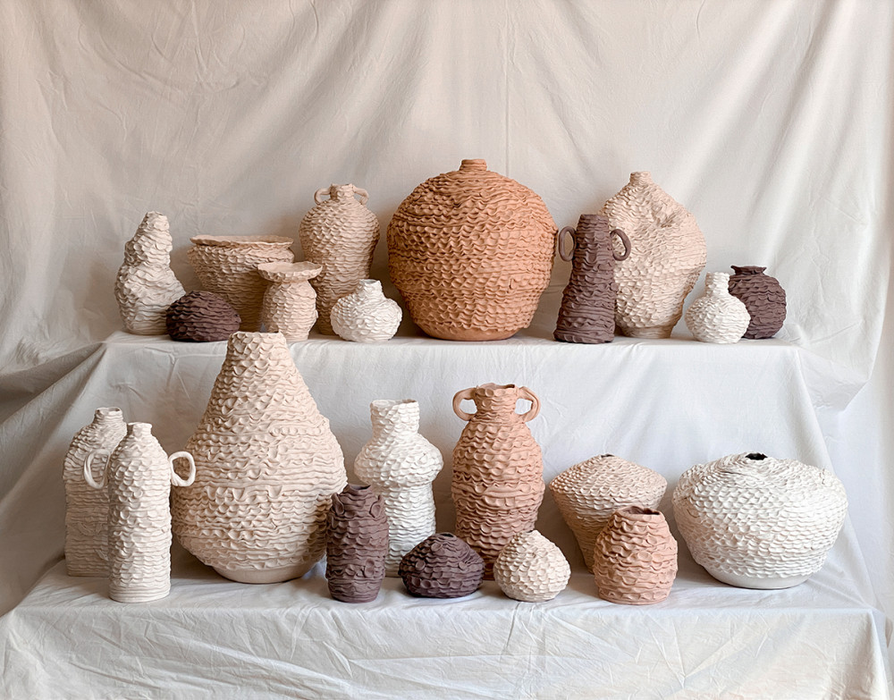 开普敦陶瓷师制作皱纹的花瓶和黏土面-0