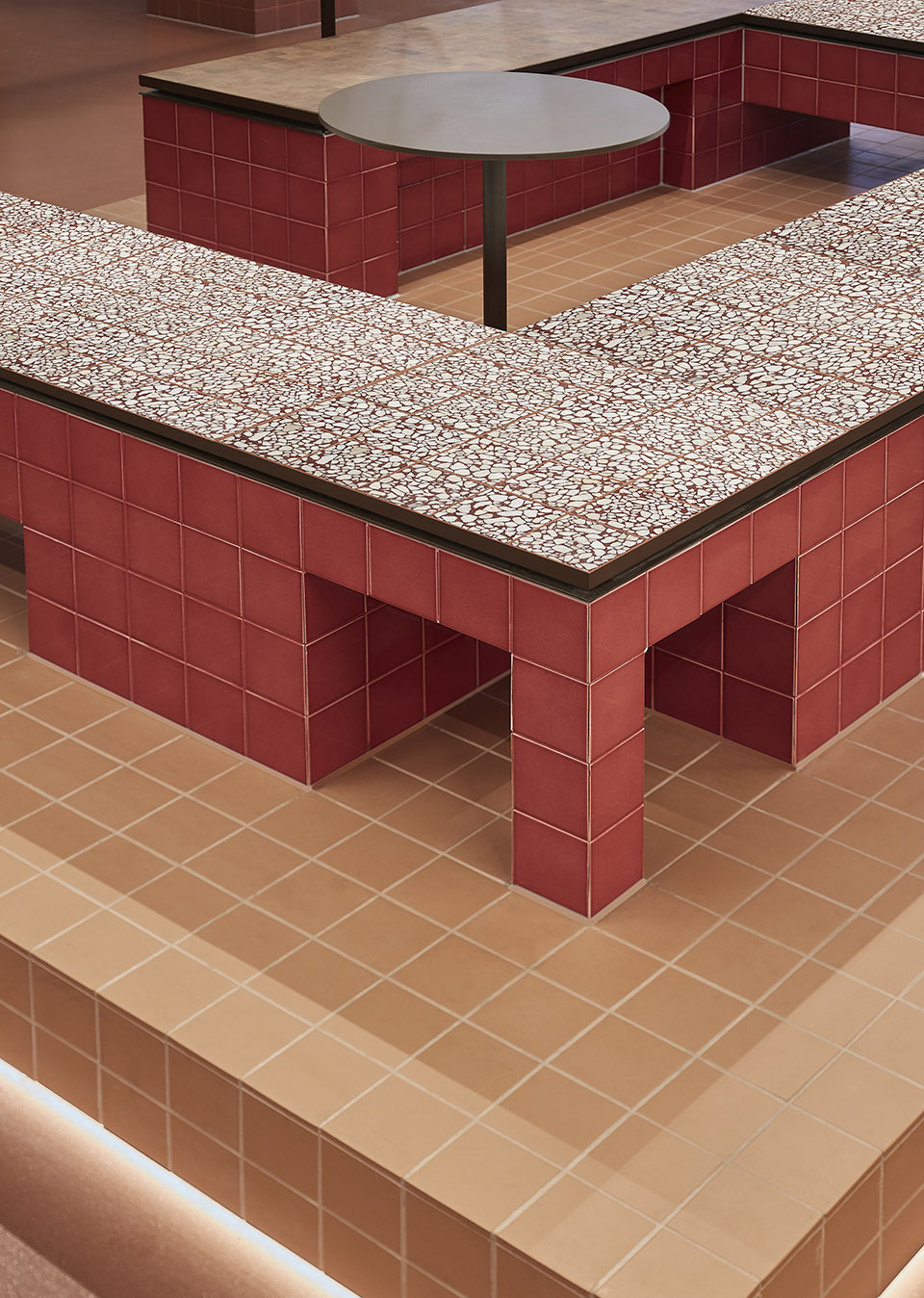 Foodhallen美食广场海牙店,荷兰 / Studio Modijefsky-43